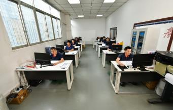 如何达高精密塑胶叼嘿视频导航页微米级精度要求
